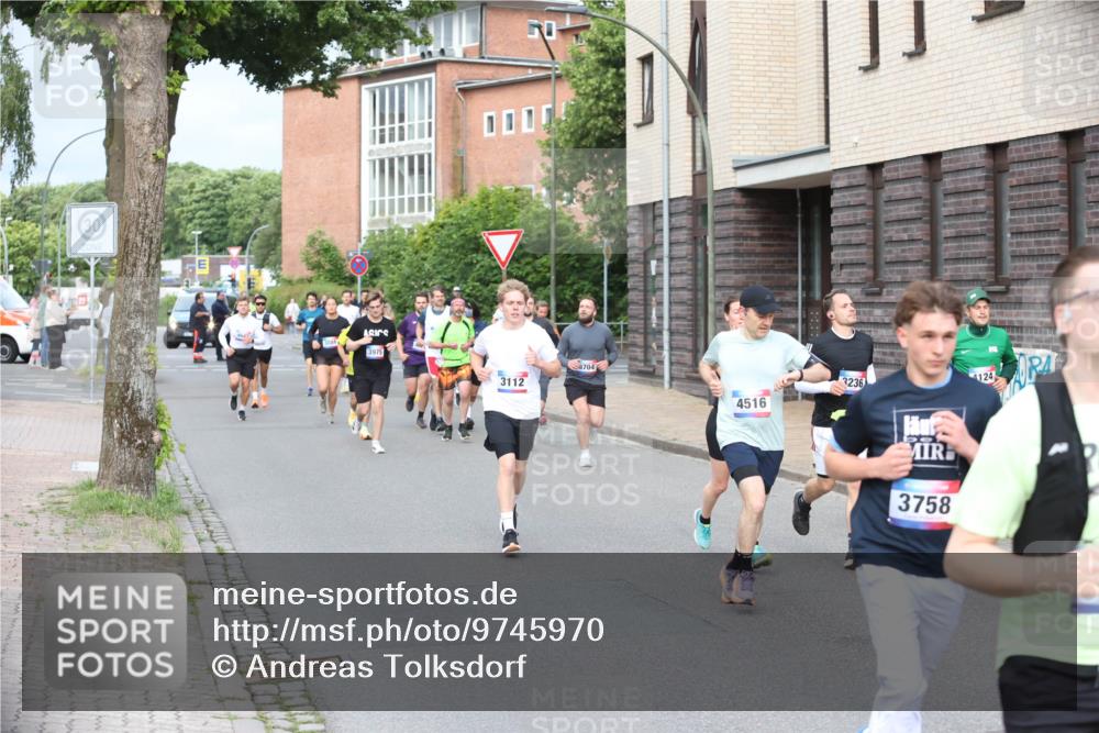 12.06.2026 - Holstenköstenlauf Andreas Tolksdorf http://msf.ph/oto/9745970 12.06.2026 19:10:26 Laufen 3884, 3975, 3112, 3704, 4516, 3236, 3758, 4124 meine-sportfotos.de