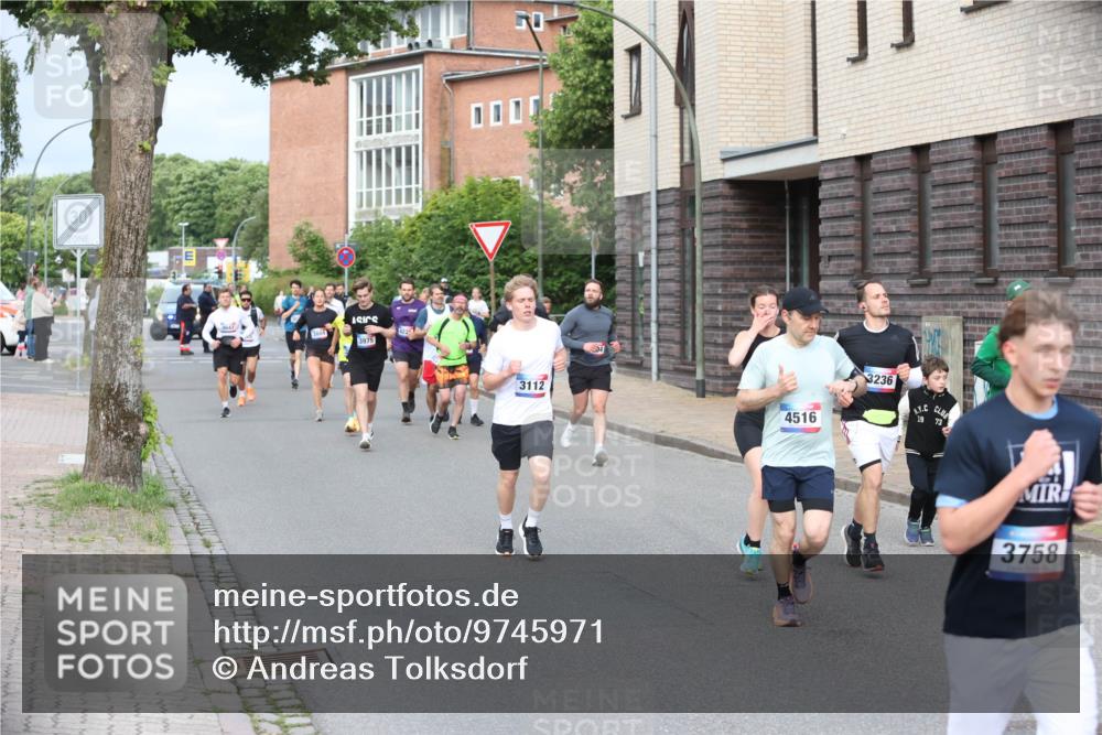 12.06.2026 - Holstenköstenlauf Andreas Tolksdorf http://msf.ph/oto/9745971 12.06.2026 19:10:26 Laufen 3975, 3112, 4516, 3236, 19, 73, 3758 meine-sportfotos.de