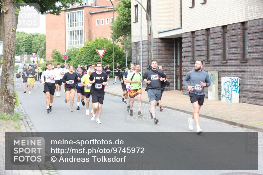 12.06.2026 - Holstenköstenlauf Andreas Tolksdorf http://msf.ph/oto/9745972 12.06.2026 19:10:29 Laufen 43, 3884, 336, 3975, 383, 023, 3342, 3704 meine-sportfotos.de