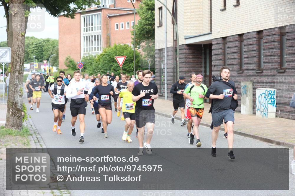 12.06.2026 - Holstenköstenlauf Andreas Tolksdorf http://msf.ph/oto/9745975 12.06.2026 19:10:30 Laufen 4675, 47, 3884, 3836, 3975, 123, 3342 meine-sportfotos.de