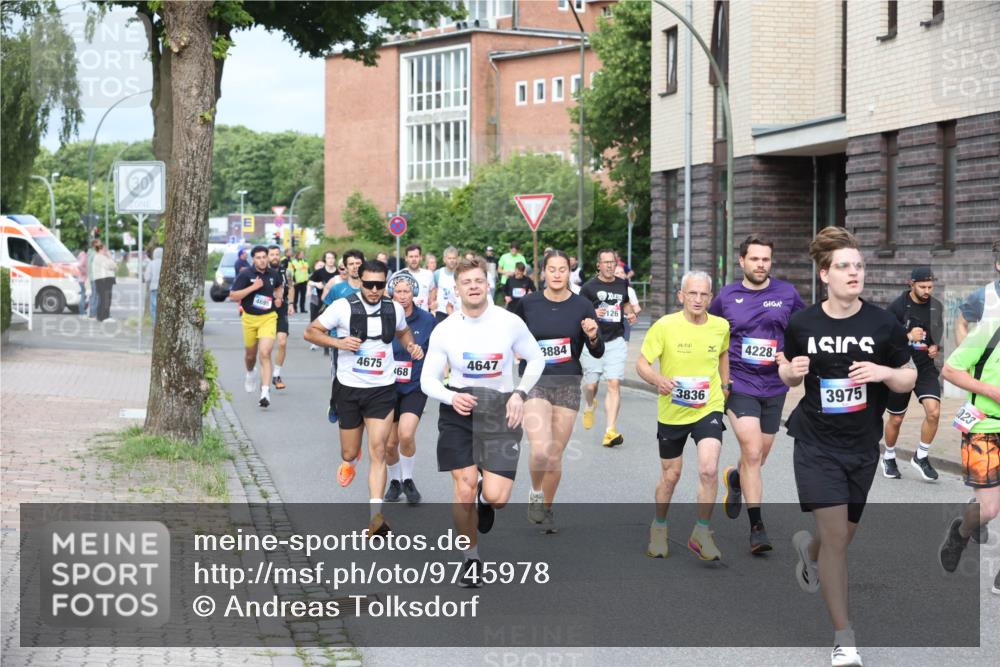 12.06.2026 - Holstenköstenlauf Andreas Tolksdorf http://msf.ph/oto/9745978 12.06.2026 19:10:31 Laufen 4695, 000, 3884, 4675, 4647, 68, 126, 4228, 3836, 3975, 123 meine-sportfotos.de