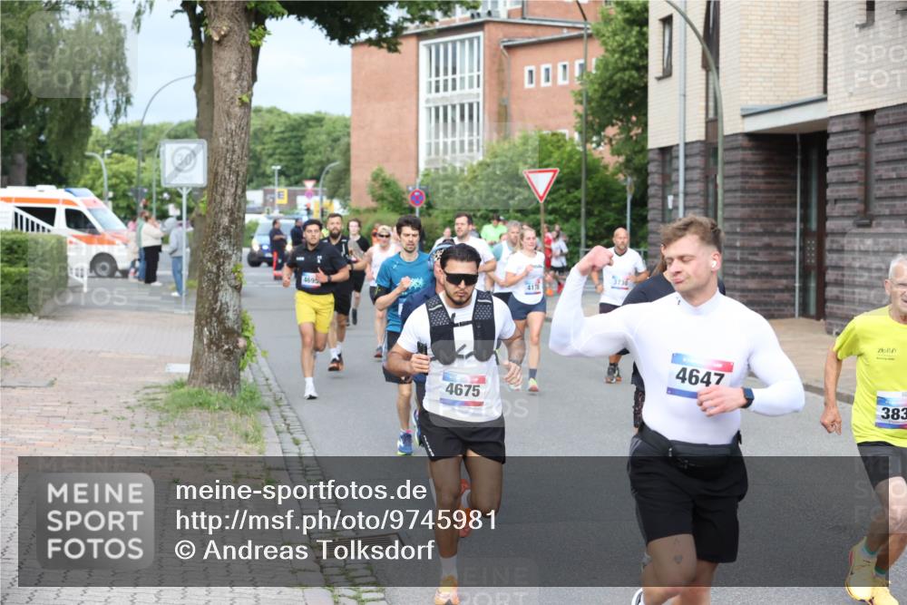 12.06.2026 - Holstenköstenlauf Andreas Tolksdorf http://msf.ph/oto/9745981 12.06.2026 19:10:33 Laufen 4695, 4675, 4178, 3730, 4647, 383 meine-sportfotos.de