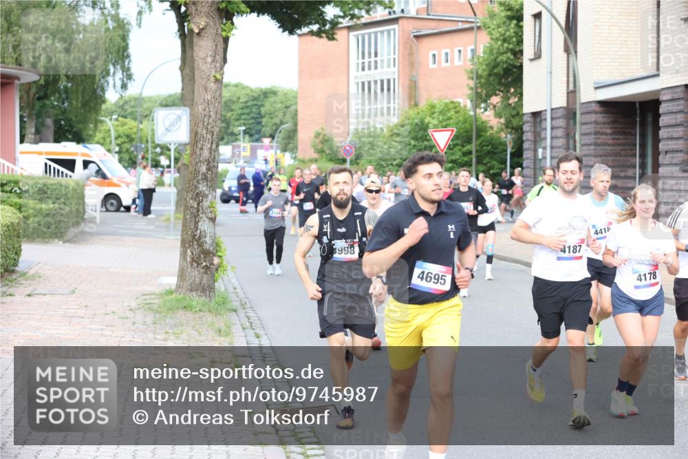 12.06.2026 - Holstenköstenlauf Andreas Tolksdorf http://msf.ph/oto/9745987 12.06.2026 19:10:36 Laufen 3709, 8998, 4695, 307, 4418, 4187, 4178 meine-sportfotos.de