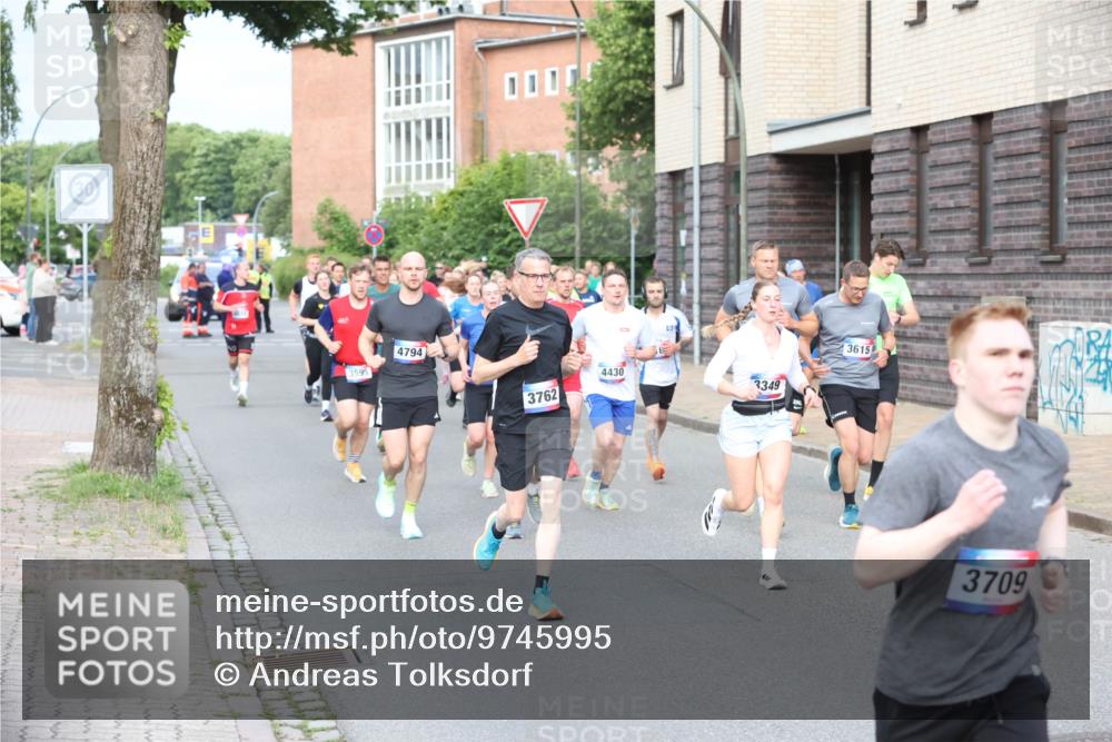 12.06.2026 - Holstenköstenlauf Andreas Tolksdorf http://msf.ph/oto/9745995 12.06.2026 19:10:42 Laufen 3595, 4794, 4430, 3762, 3349, 3615, 3709 meine-sportfotos.de
