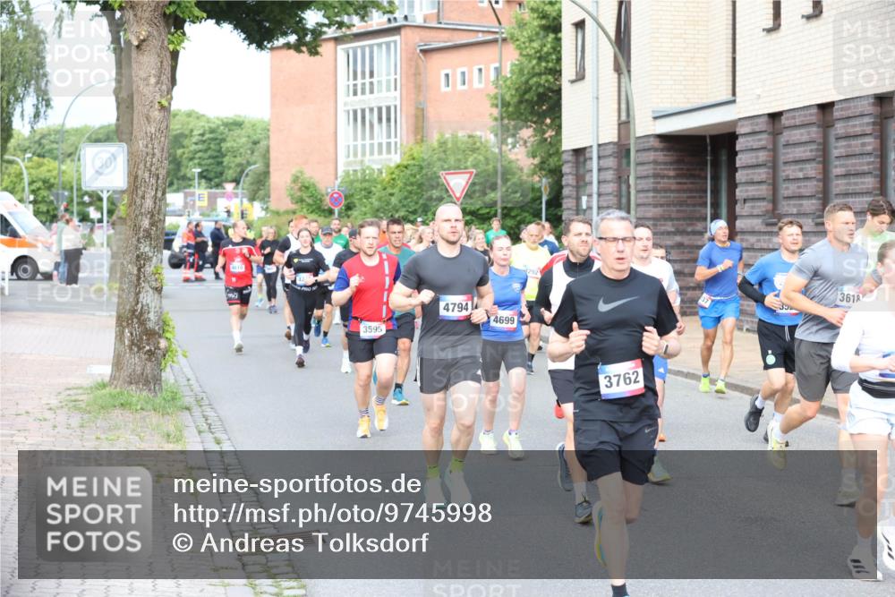 12.06.2026 - Holstenköstenlauf Andreas Tolksdorf http://msf.ph/oto/9745998 12.06.2026 19:10:43 Laufen 4610, 3595, 4794, 4699, 3292, 3762, 3618 meine-sportfotos.de