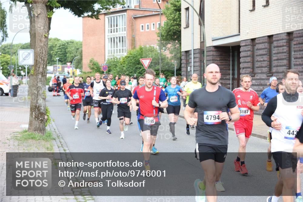 12.06.2026 - Holstenköstenlauf Andreas Tolksdorf http://msf.ph/oto/9746001 12.06.2026 19:10:44 Laufen 4610, 11, 44, 4241, 3705, 3595, 4879, 4794, 3187, 443 meine-sportfotos.de
