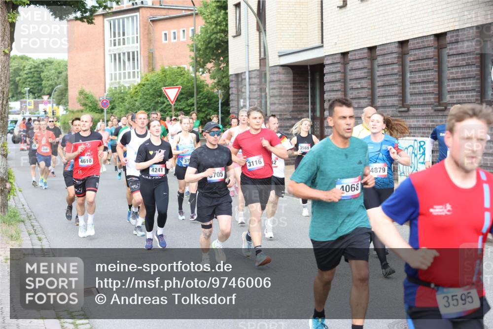 12.06.2026 - Holstenköstenlauf Andreas Tolksdorf http://msf.ph/oto/9746006 12.06.2026 19:10:46 Laufen 3062, 4610, 11, 4241, 37, 705, 3116, 12, 3569, 1068, 4879, 3595 meine-sportfotos.de