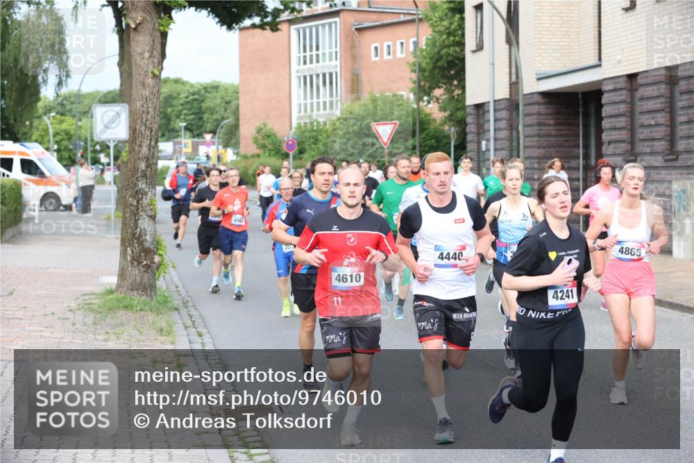 12.06.2026 - Holstenköstenlauf Andreas Tolksdorf http://msf.ph/oto/9746010 12.06.2026 19:10:48 Laufen 3062, 352, 4610, 4440, 4241, 4865 meine-sportfotos.de