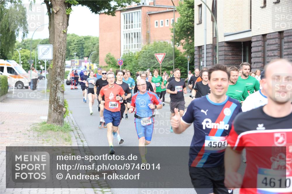 12.06.2026 - Holstenköstenlauf Andreas Tolksdorf http://msf.ph/oto/9746014 12.06.2026 19:10:50 Laufen 3062, 4157, 4518, 3524, 4504, 4610 meine-sportfotos.de
