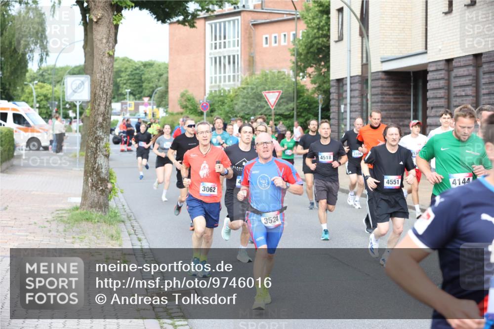 12.06.2026 - Holstenköstenlauf Andreas Tolksdorf http://msf.ph/oto/9746016 12.06.2026 19:10:50 Laufen 3062, 000, 3524, 4518, 3106, 4551, 53, 4144 meine-sportfotos.de