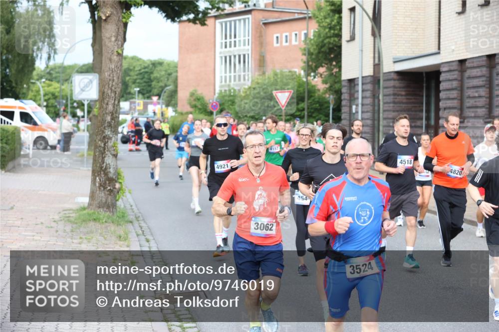 12.06.2026 - Holstenköstenlauf Andreas Tolksdorf http://msf.ph/oto/9746019 12.06.2026 19:10:51 Laufen 4921, 4157, 3062, 454, 3524, 4518, 4820 meine-sportfotos.de