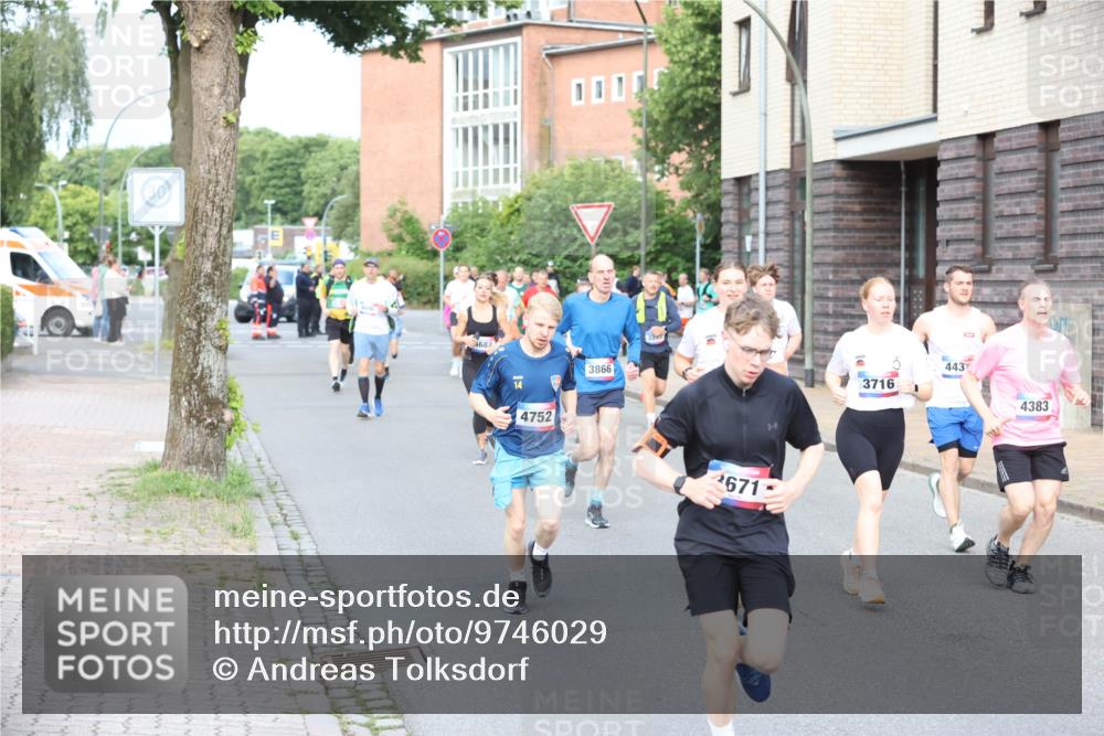 12.06.2026 - Holstenköstenlauf Andreas Tolksdorf http://msf.ph/oto/9746029 12.06.2026 19:10:56 Laufen 14, 3866, 4752, 2671, 443, 3716, 4383 meine-sportfotos.de