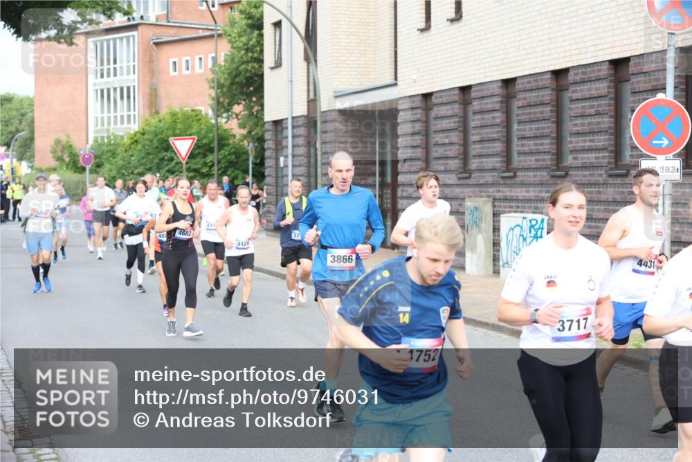 12.06.2026 - Holstenköstenlauf Andreas Tolksdorf http://msf.ph/oto/9746031 12.06.2026 19:10:58 Laufen 482, 4682, 444, 4420, 3866, 14, 15, 06, 26, 4431, 1752, 3717 meine-sportfotos.de