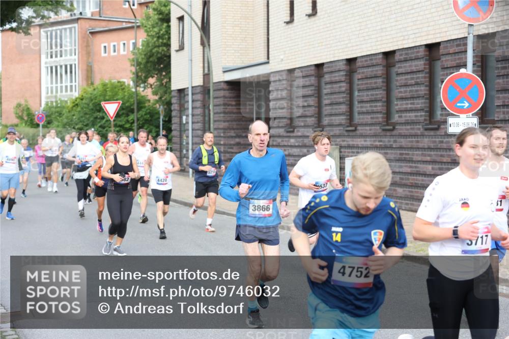 12.06.2026 - Holstenköstenlauf Andreas Tolksdorf http://msf.ph/oto/9746032 12.06.2026 19:10:58 Laufen 4890, 82, 4442, 4420, 3255, 3866, 537, 10, 06, 15, 06, 26, 14, 4752, 5717 meine-sportfotos.de