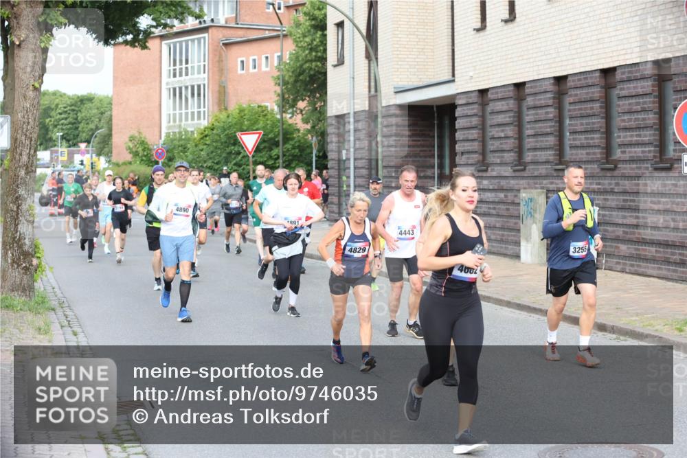 12.06.2026 - Holstenköstenlauf Andreas Tolksdorf http://msf.ph/oto/9746035 12.06.2026 19:11:00 Laufen 3194, 4890, 891, 4829, 4443, 3255, 4002 meine-sportfotos.de