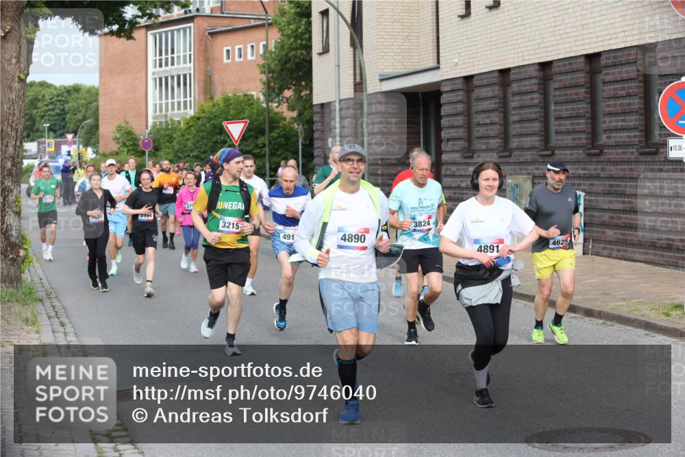 12.06.2026 - Holstenköstenlauf Andreas Tolksdorf http://msf.ph/oto/9746040 12.06.2026 19:11:03 Laufen 4121, 37, 3637, 3194, 000, 3215, 3824, 491, 4890, 4891, 4625, 10, 06 meine-sportfotos.de