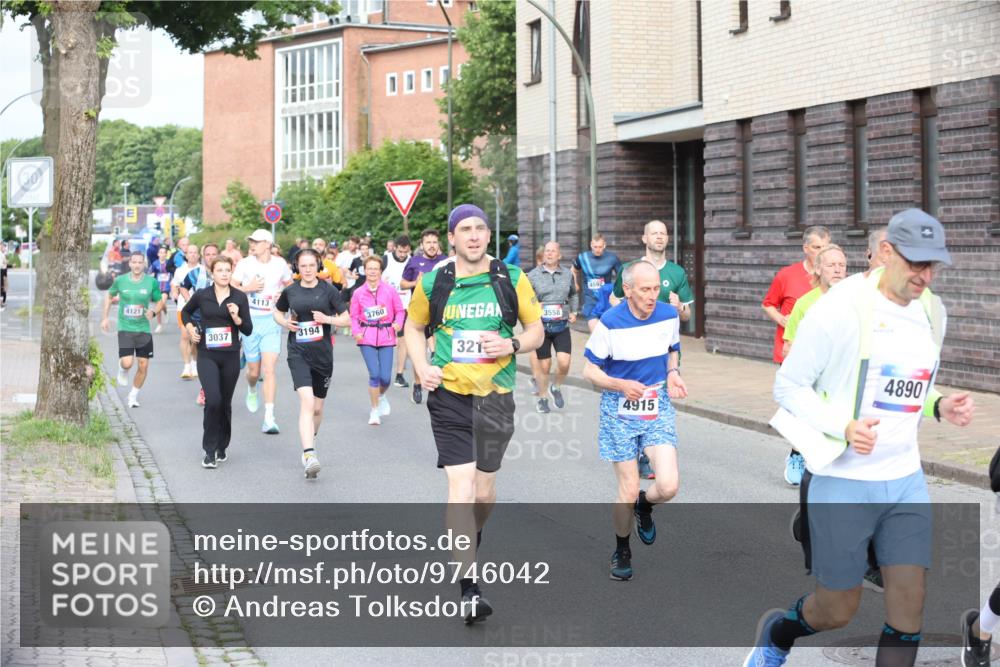 12.06.2026 - Holstenköstenlauf Andreas Tolksdorf http://msf.ph/oto/9746042 12.06.2026 19:11:04 Laufen 4121, 3037, 4113, 3760, 3194, 3558, 321, 4915, 4890 meine-sportfotos.de