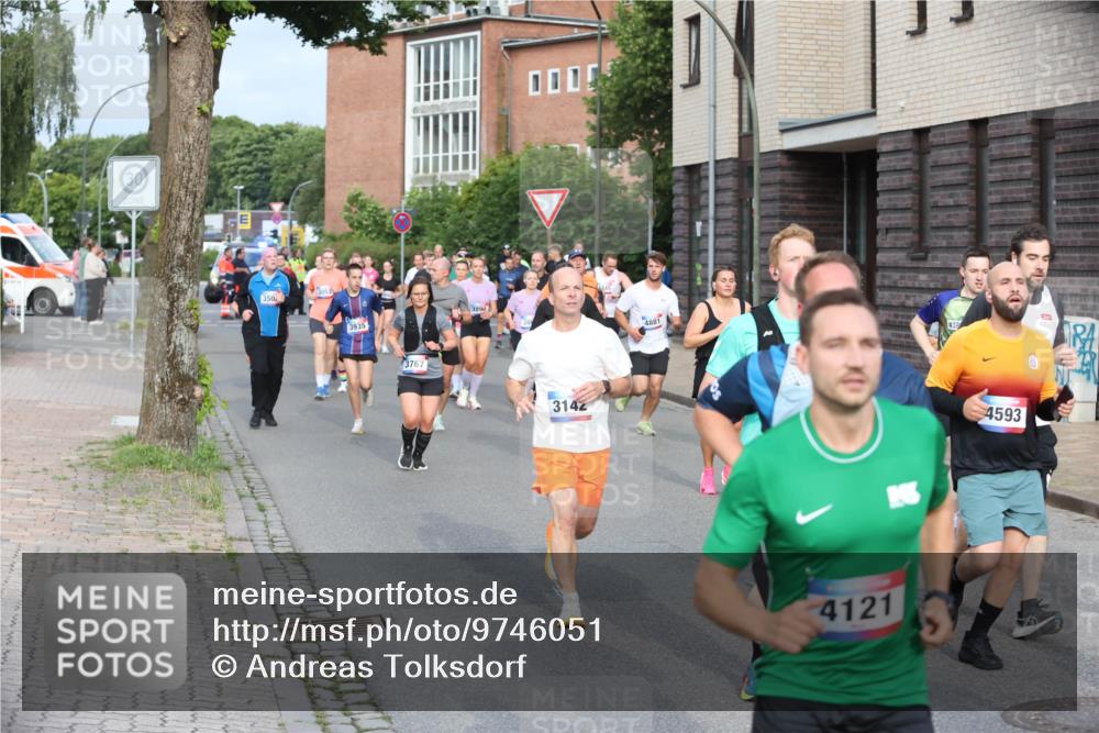 12.06.2026 - Holstenköstenlauf Andreas Tolksdorf http://msf.ph/oto/9746051 12.06.2026 19:11:09 Laufen 350, 3935, 3767, 3142, 4881, 4121, 4593 meine-sportfotos.de