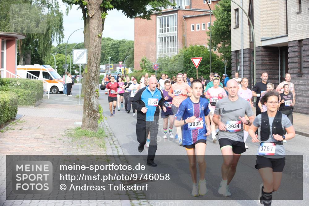 12.06.2026 - Holstenköstenlauf Andreas Tolksdorf http://msf.ph/oto/9746058 12.06.2026 19:11:12 Laufen 4293, 427, 3502, 3052, 3053, 4377, 3935, 3934, 3767, 3768 meine-sportfotos.de
