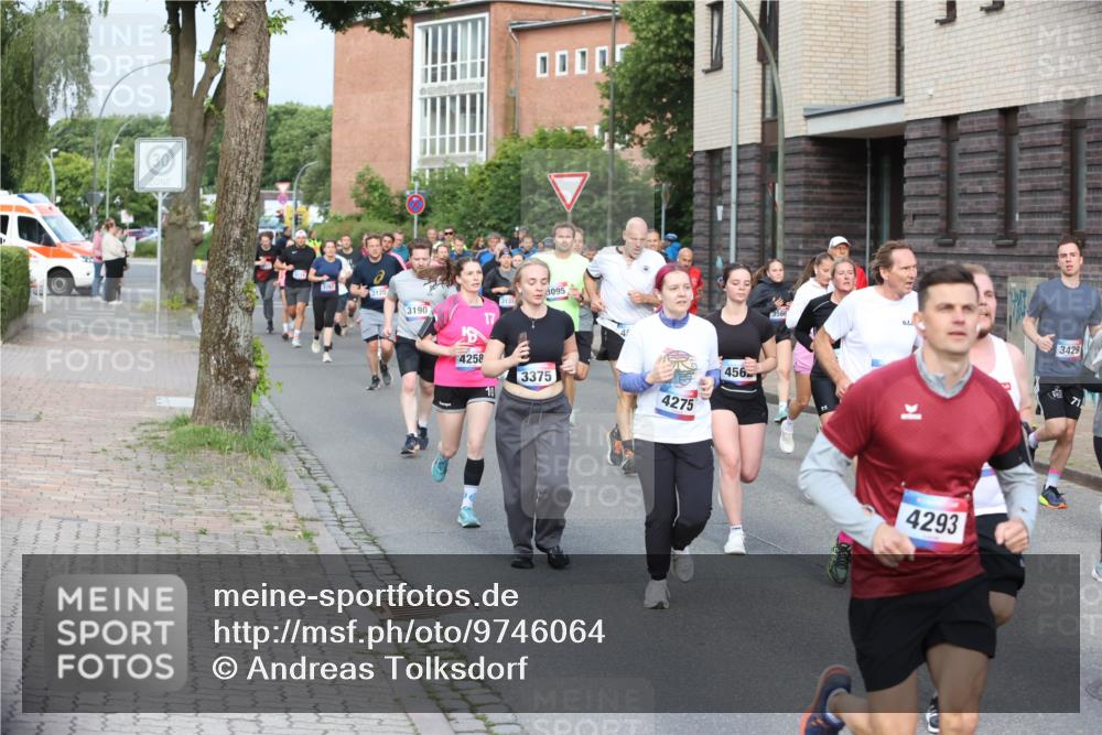 12.06.2026 - Holstenköstenlauf Andreas Tolksdorf http://msf.ph/oto/9746064 12.06.2026 19:11:18 Laufen 3120, 3190, 00005, 3095, 3133, 17, 4258, 10, 3375, 45, 4275, 456, 4293, 3429, 71 meine-sportfotos.de