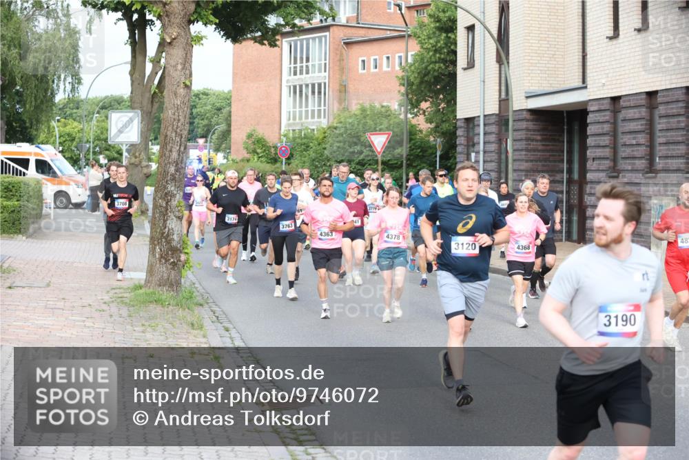12.06.2026 - Holstenköstenlauf Andreas Tolksdorf http://msf.ph/oto/9746072 12.06.2026 19:11:22 Laufen 3708, 3174, 3763, 61, 41, 4363, 3779, 4378, 3120, 4368, 3190, 48 meine-sportfotos.de