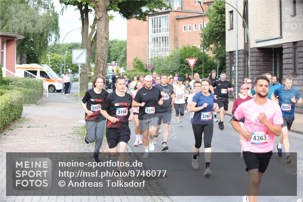 12.06.2026 - Holstenköstenlauf Andreas Tolksdorf http://msf.ph/oto/9746077 12.06.2026 19:11:25 Laufen 3723, 3708, 3174, 518, 1416, 3178, 3763, 4363, 3834 meine-sportfotos.de
