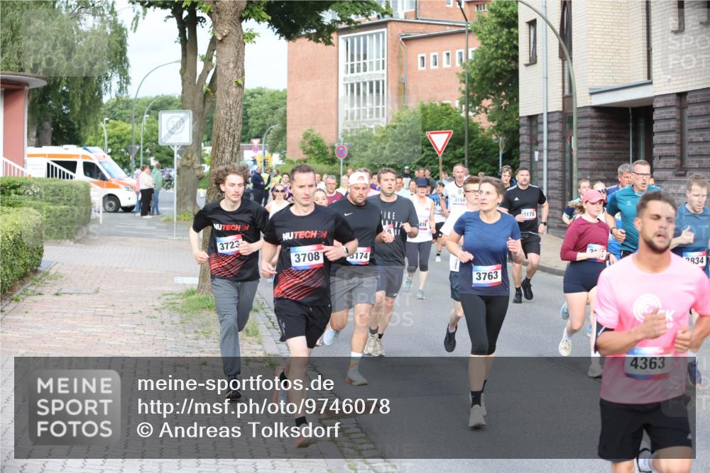 12.06.2026 - Holstenköstenlauf Andreas Tolksdorf http://msf.ph/oto/9746078 12.06.2026 19:11:25 Laufen 3723, 01, 3708, 174, 416, 3150, 178, 3763, 4363, 2834 meine-sportfotos.de