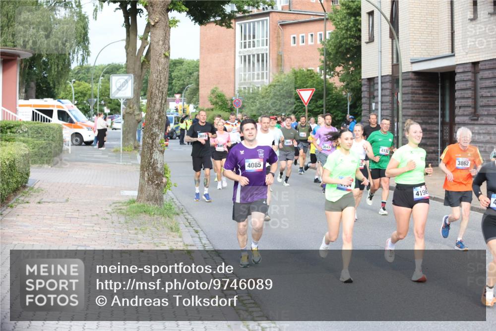 12.06.2026 - Holstenköstenlauf Andreas Tolksdorf http://msf.ph/oto/9746089 12.06.2026 19:11:32 Laufen 3810, 4362, 4085, 4868, 3892, 3543, 4132, 4196, 3862 meine-sportfotos.de