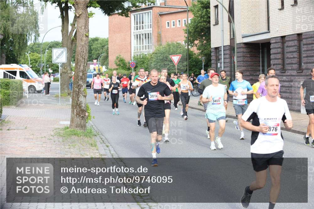 12.06.2026 - Holstenköstenlauf Andreas Tolksdorf http://msf.ph/oto/9746095 12.06.2026 19:11:35 Laufen 3, 3810, 3624, 3455, 3117, 876, 33 meine-sportfotos.de