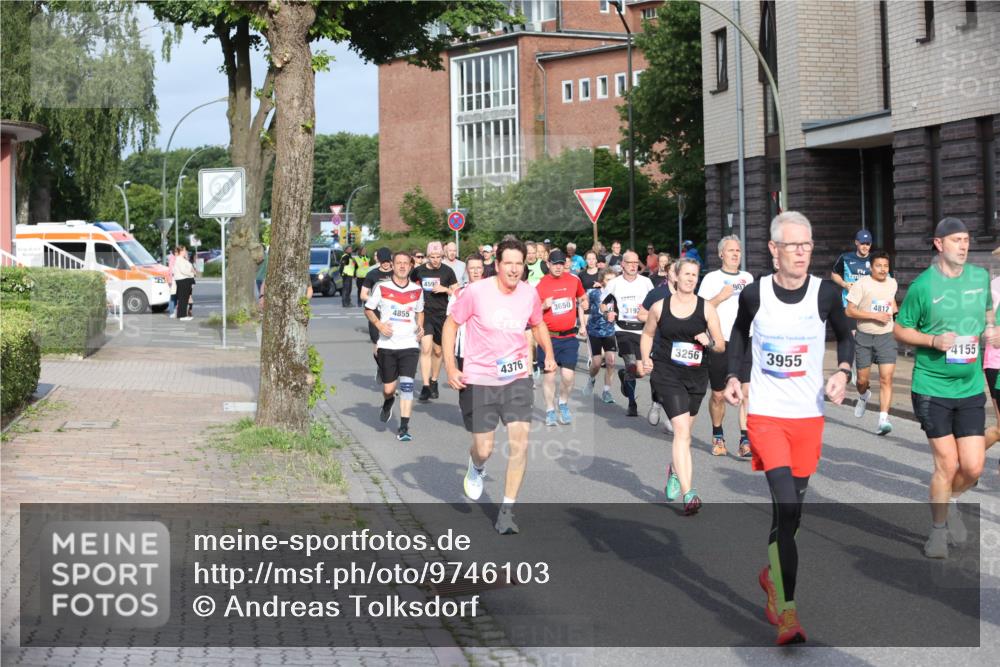 12.06.2026 - Holstenköstenlauf Andreas Tolksdorf http://msf.ph/oto/9746103 12.06.2026 19:11:42 Laufen 4855, 4590, 4376, 3650, 3192, 907, 3256, 3955, 4812, 4155 meine-sportfotos.de