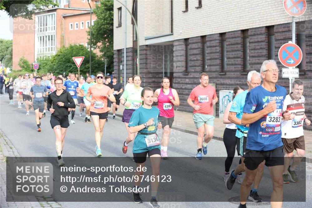 12.06.2026 - Holstenköstenlauf Andreas Tolksdorf http://msf.ph/oto/9746123 12.06.2026 19:11:57 Laufen 3803, 3257, 4397, 3136, 3608, 3283, 10, 06, 15, 06, 26, 3382 meine-sportfotos.de