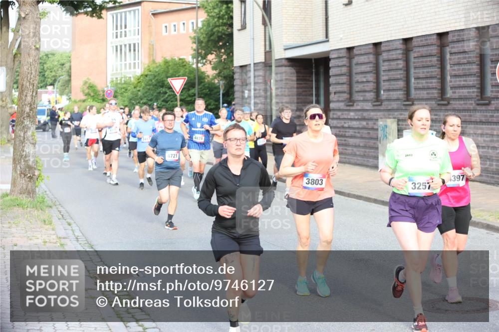 12.06.2026 - Holstenköstenlauf Andreas Tolksdorf http://msf.ph/oto/9746127 12.06.2026 19:11:58 Laufen 4721, 4878, 3803, 397, 3257 meine-sportfotos.de