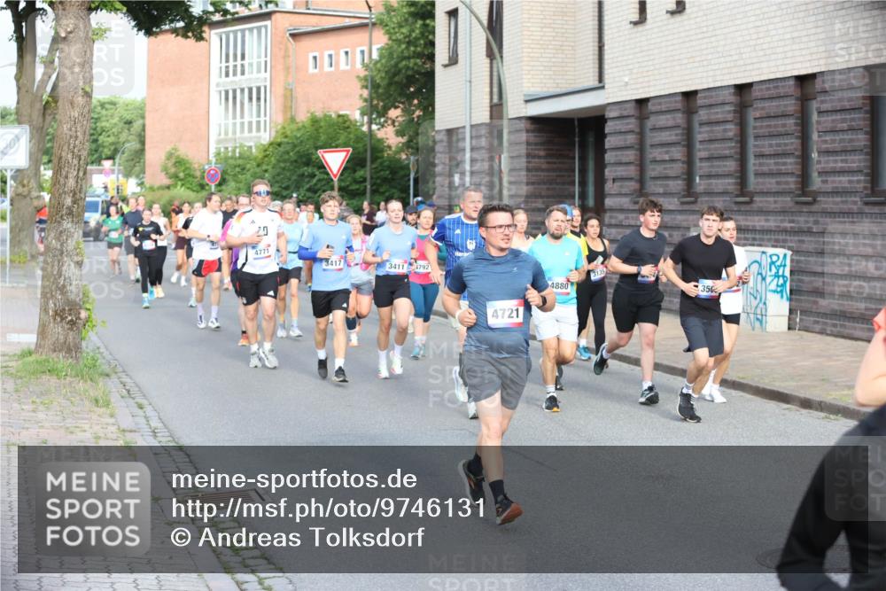 12.06.2026 - Holstenköstenlauf Andreas Tolksdorf http://msf.ph/oto/9746131 12.06.2026 19:12:00 Laufen 4771, 3417, 3411, 4792, 4721, 3135, 4880, 356 meine-sportfotos.de