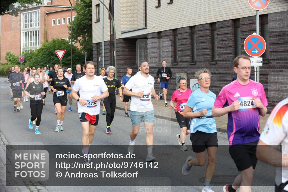 12.06.2026 - Holstenköstenlauf Andreas Tolksdorf http://msf.ph/oto/9746142 12.06.2026 19:12:05 Laufen 3127, 4245, 4244, 4732, 4731, 0, 3759, 47, 0, 06, 15, 06, 26, 4824 meine-sportfotos.de