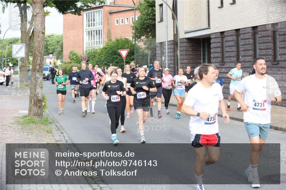 12.06.2026 - Holstenköstenlauf Andreas Tolksdorf http://msf.ph/oto/9746143 12.06.2026 19:12:06 Laufen 4120, 3127, 4244, 125, 4245, 3791, 344, 4352, 4601, 3593, 4732, 4731 meine-sportfotos.de