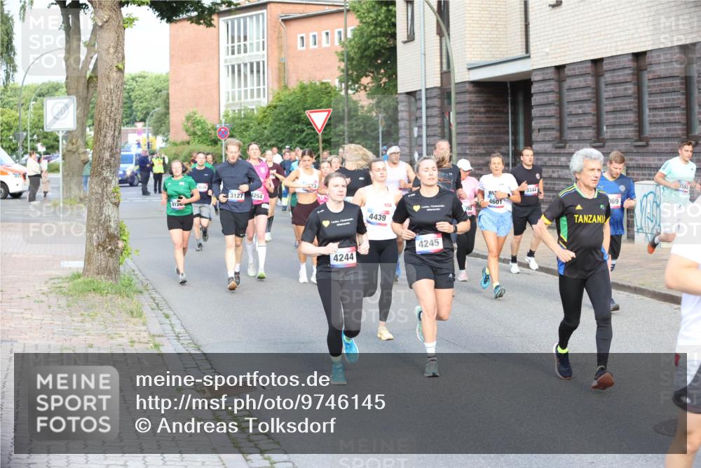 12.06.2026 - Holstenköstenlauf Andreas Tolksdorf http://msf.ph/oto/9746145 12.06.2026 19:12:07 Laufen 3127, 4254, 3344, 4601, 357, 4439, 4245, 4244, 069, 3593 meine-sportfotos.de