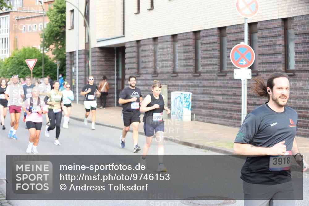 12.06.2026 - Holstenköstenlauf Andreas Tolksdorf http://msf.ph/oto/9746153 12.06.2026 19:12:17 Laufen 4370, 4846, 3950, 3918 meine-sportfotos.de