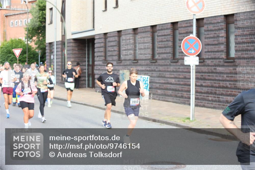 12.06.2026 - Holstenköstenlauf Andreas Tolksdorf http://msf.ph/oto/9746154 12.06.2026 19:12:17 Laufen 4180, 4370, 4909, 4846, 3950 meine-sportfotos.de
