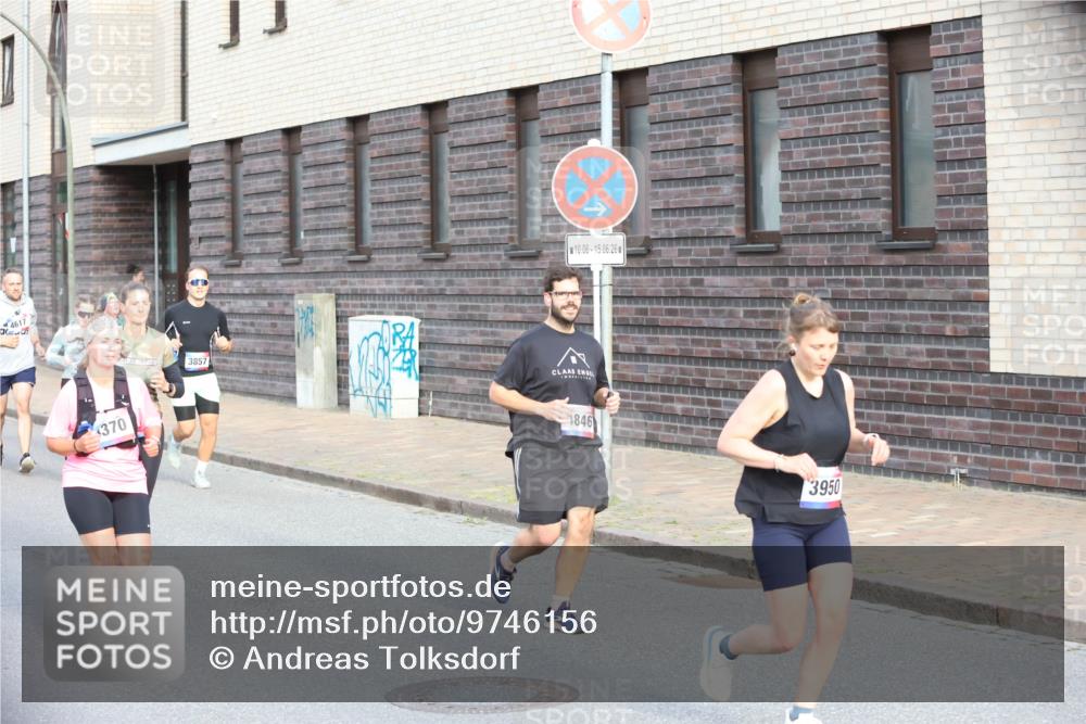 12.06.2026 - Holstenköstenlauf Andreas Tolksdorf http://msf.ph/oto/9746156 12.06.2026 19:12:19 Laufen 4617, 370, 3857, 10, 06, 15, 06, 26, 4846, 3950 meine-sportfotos.de