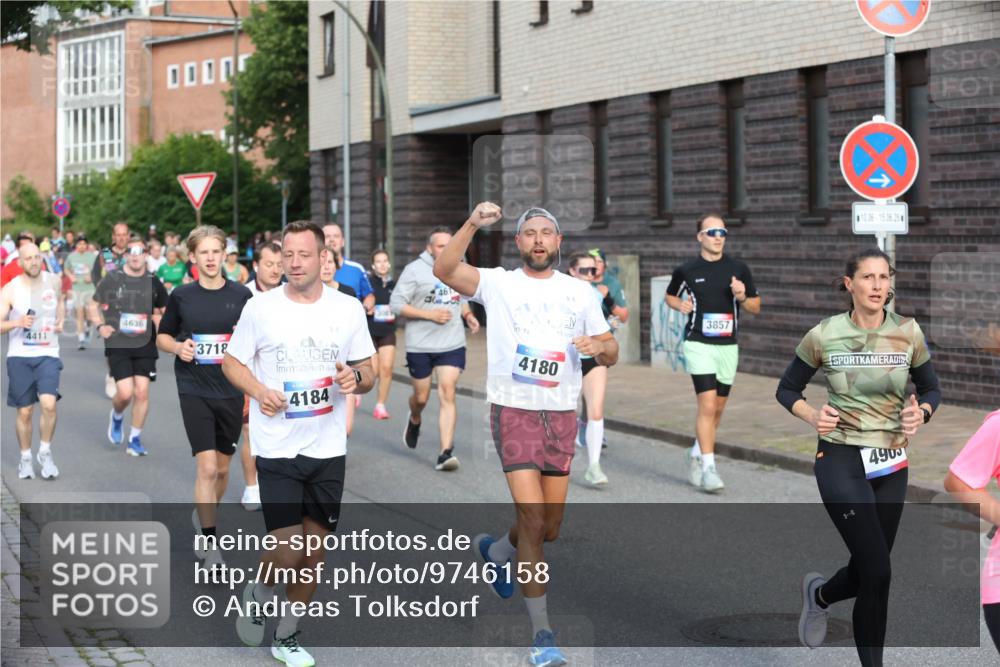 12.06.2026 - Holstenköstenlauf Andreas Tolksdorf http://msf.ph/oto/9746158 12.06.2026 19:12:20 Laufen 4636, 4411, 0000, 3718, 4184, 461, 3350, 4180, 3857, 10, 06, 15, 06, 25, 4903 meine-sportfotos.de