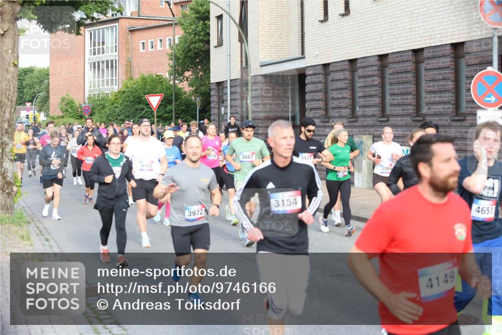 12.06.2026 - Holstenköstenlauf Andreas Tolksdorf http://msf.ph/oto/9746166 12.06.2026 19:12:26 Laufen 535, 4268, 4182, 27, 3972, 4577, 4578, 3887, 3269, 3154, 4149, 4651 meine-sportfotos.de