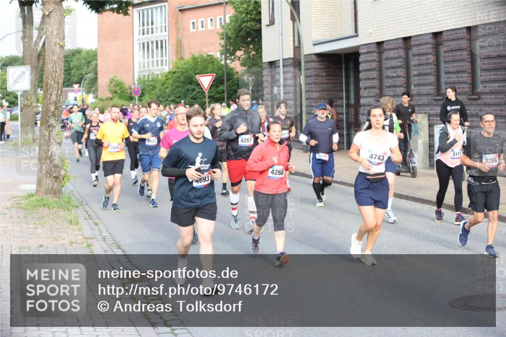 12.06.2026 - Holstenköstenlauf Andreas Tolksdorf http://msf.ph/oto/9746172 12.06.2026 19:12:30 Laufen 3065, 3621, 4693, 4267, 4111, 4268, 3279, 4743, 3111, 2166 meine-sportfotos.de