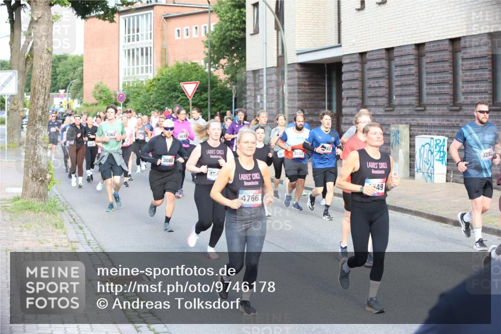 12.06.2026 - Holstenköstenlauf Andreas Tolksdorf http://msf.ph/oto/9746178 12.06.2026 19:12:36 Laufen 3362, 4633, 3080, 454, 4766, 359, 3534, 83, 49, 3282 meine-sportfotos.de