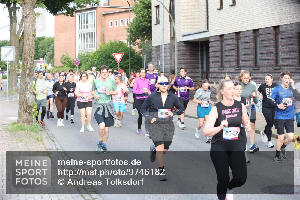 12.06.2026 - Holstenköstenlauf Andreas Tolksdorf http://msf.ph/oto/9746182 12.06.2026 19:12:38 Laufen 3583, 3828, 4825, 4367, 3362, 4386, 4087, 4086, 308, 4692, 4547, 12383 meine-sportfotos.de
