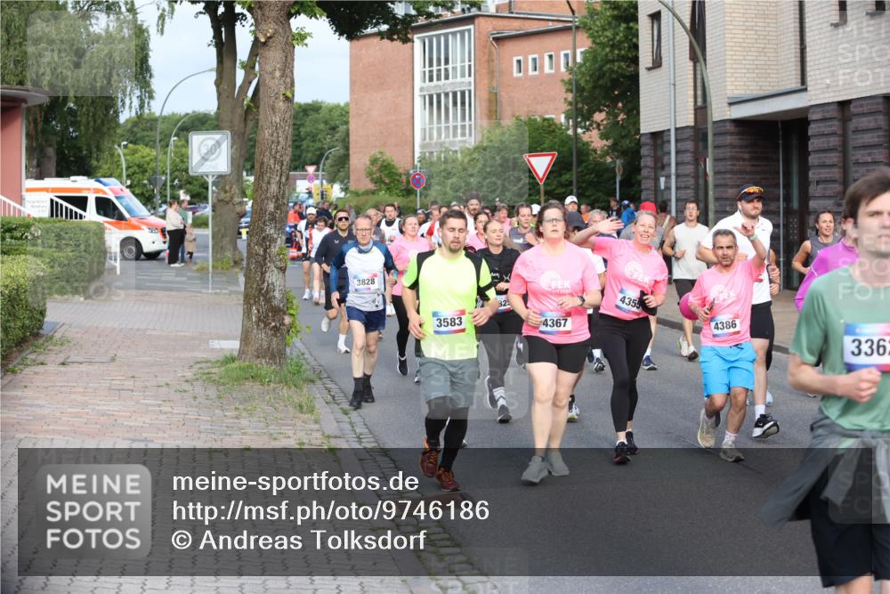 12.06.2026 - Holstenköstenlauf Andreas Tolksdorf http://msf.ph/oto/9746186 12.06.2026 19:12:40 Laufen 3828, 3583, 825, 2030, 4367, 4355, 4386, 3362 meine-sportfotos.de