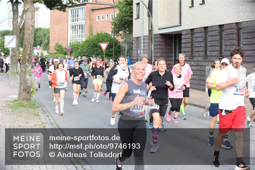 12.06.2026 - Holstenköstenlauf Andreas Tolksdorf http://msf.ph/oto/9746193 12.06.2026 19:12:46 Laufen 3879, 4801, 4807, 36, 332053, 4384, 4753 meine-sportfotos.de