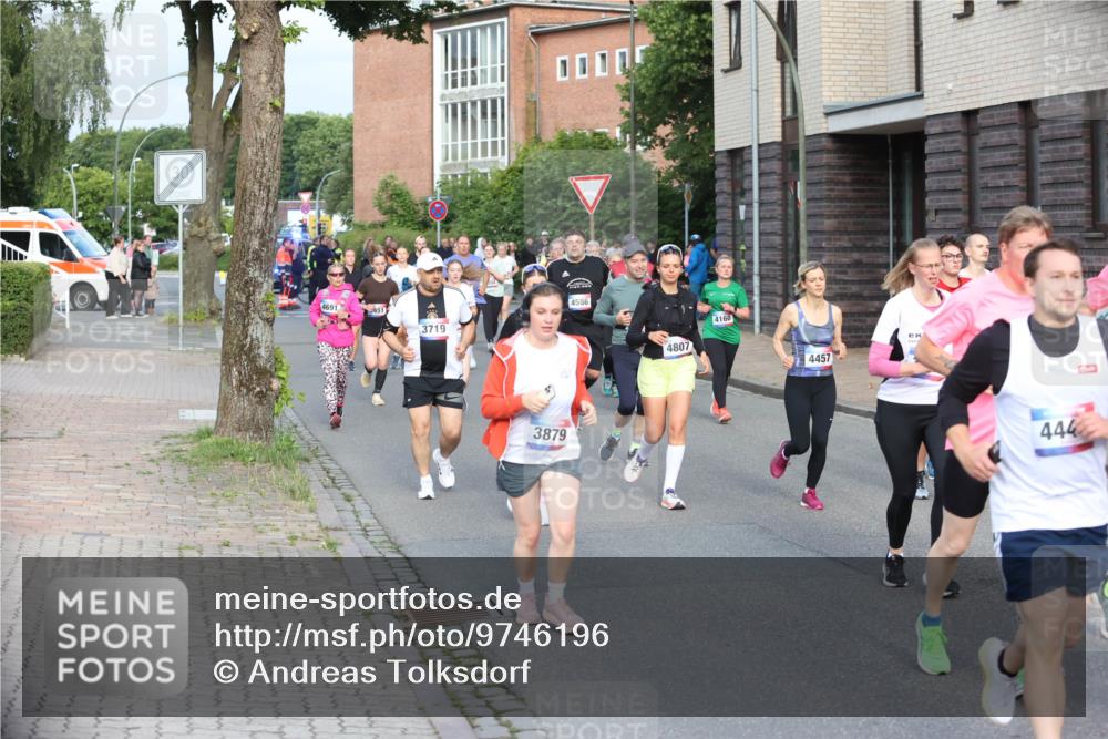 12.06.2026 - Holstenköstenlauf Andreas Tolksdorf http://msf.ph/oto/9746196 12.06.2026 19:12:48 Laufen 4691, 451, 4586, 3719, 3879, 4807, 4160, 4457, 444 meine-sportfotos.de