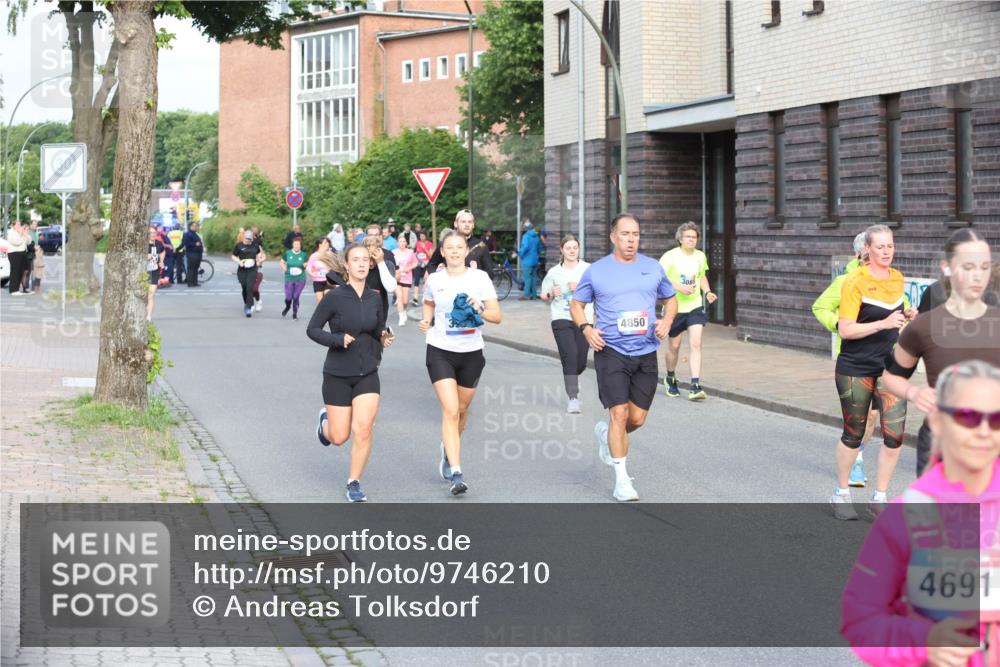 12.06.2026 - Holstenköstenlauf Andreas Tolksdorf http://msf.ph/oto/9746210 12.06.2026 19:12:55 Laufen 4850, 3085, 4691 meine-sportfotos.de