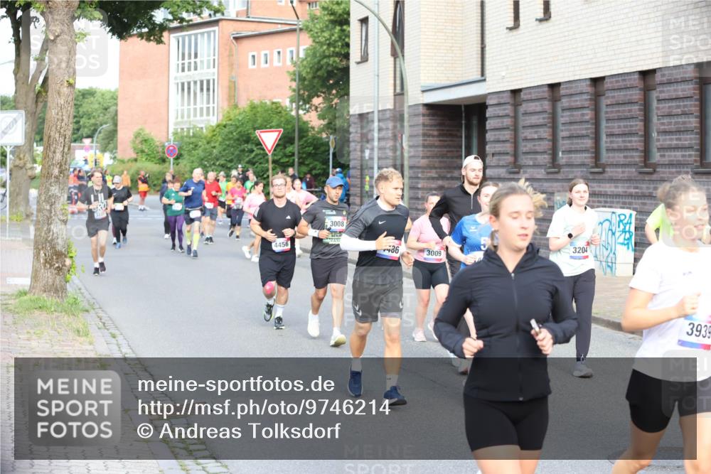 12.06.2026 - Holstenköstenlauf Andreas Tolksdorf http://msf.ph/oto/9746214 12.06.2026 19:12:58 Laufen 3231, 4456, 3008, 486, 3009, 3204, 3935 meine-sportfotos.de