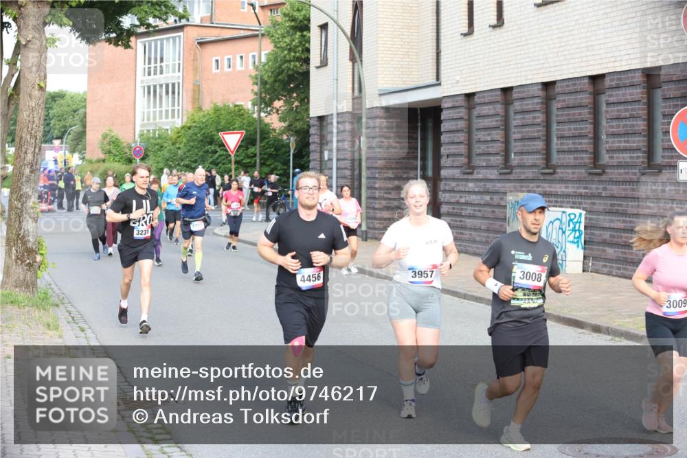 12.06.2026 - Holstenköstenlauf Andreas Tolksdorf http://msf.ph/oto/9746217 12.06.2026 19:13:00 Laufen 3231, 4723, 4456, 3957, 88, 3008, 3009, 10 meine-sportfotos.de